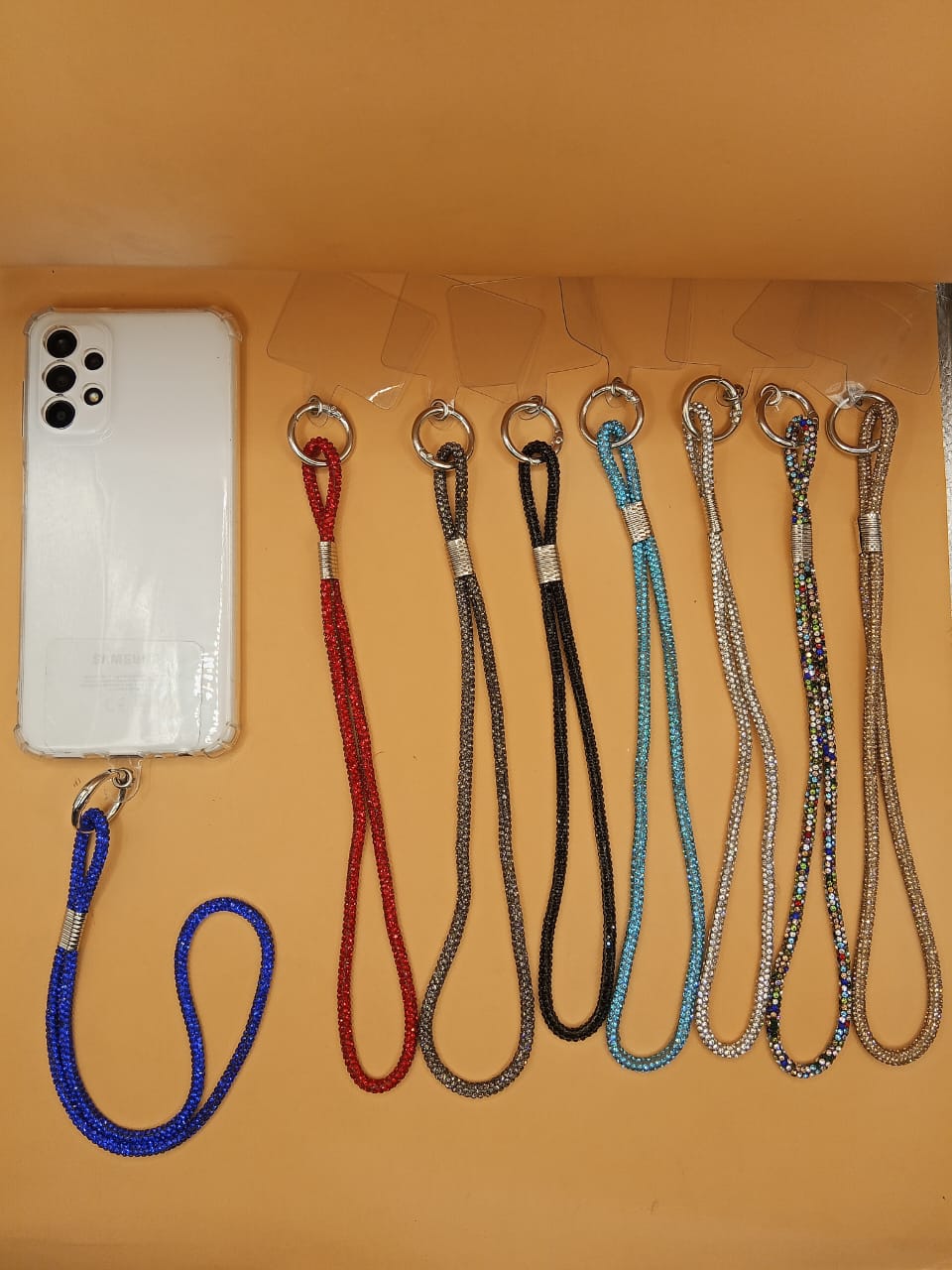 سلسله استراس صغيره طولها 25 سنتي