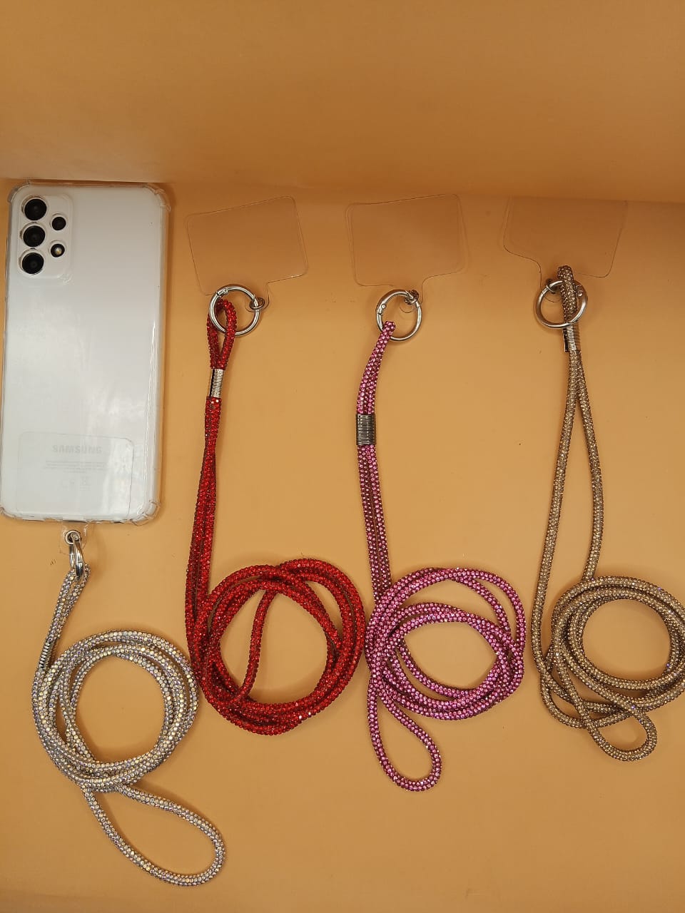 سلسله استراس طولها متر وربع