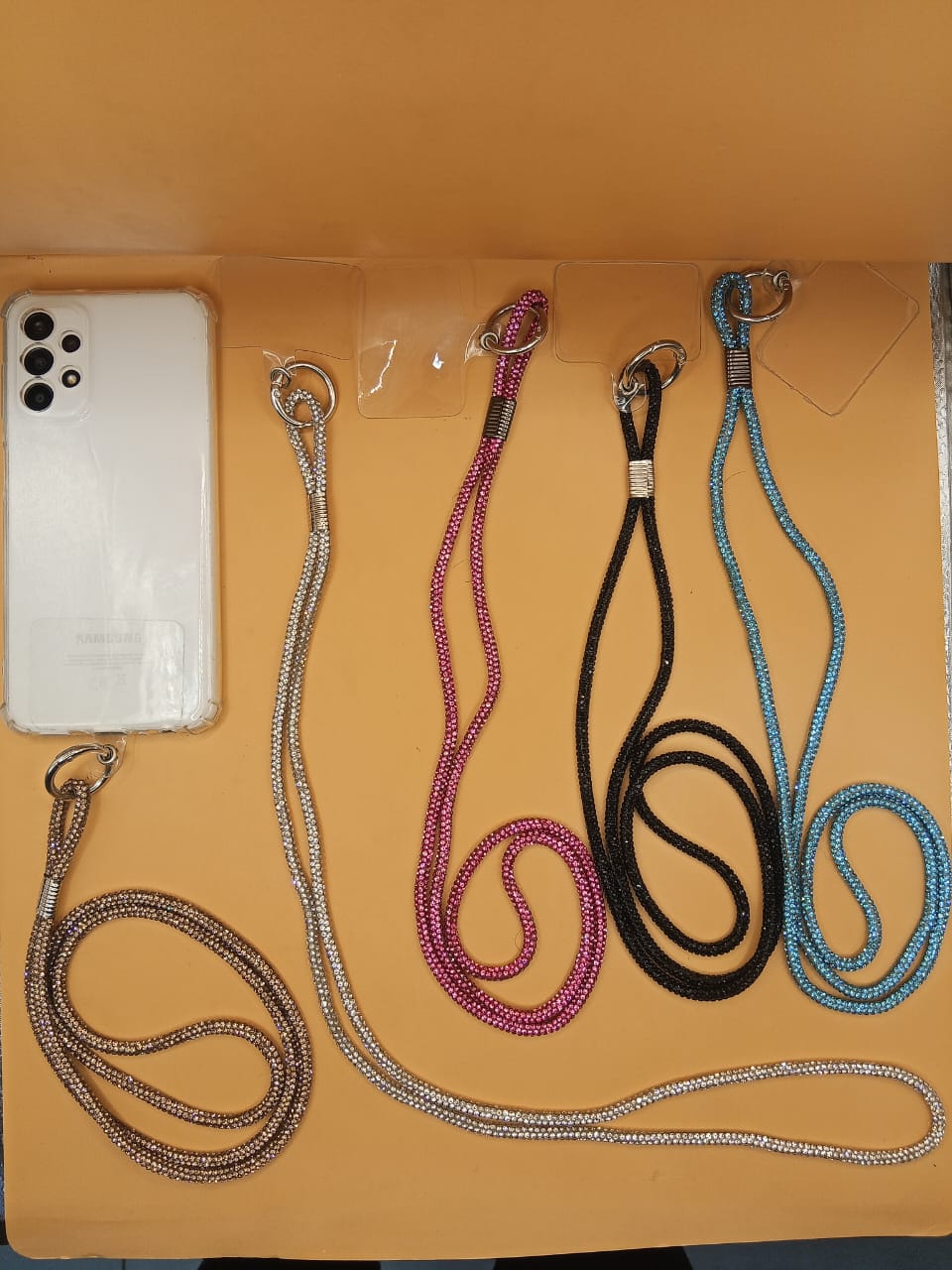 سلسله استراس طولها متر